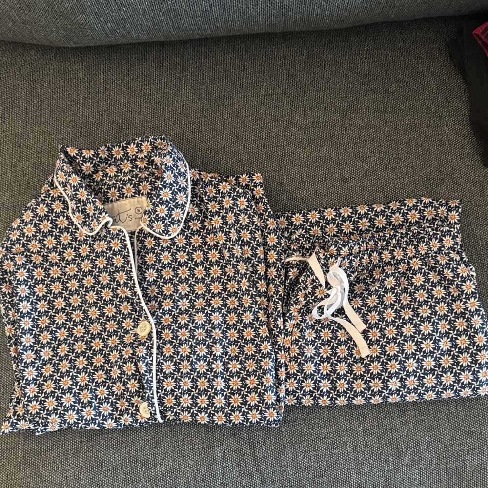 The Cats Pajamas- Newport Daisy Voile Cotton